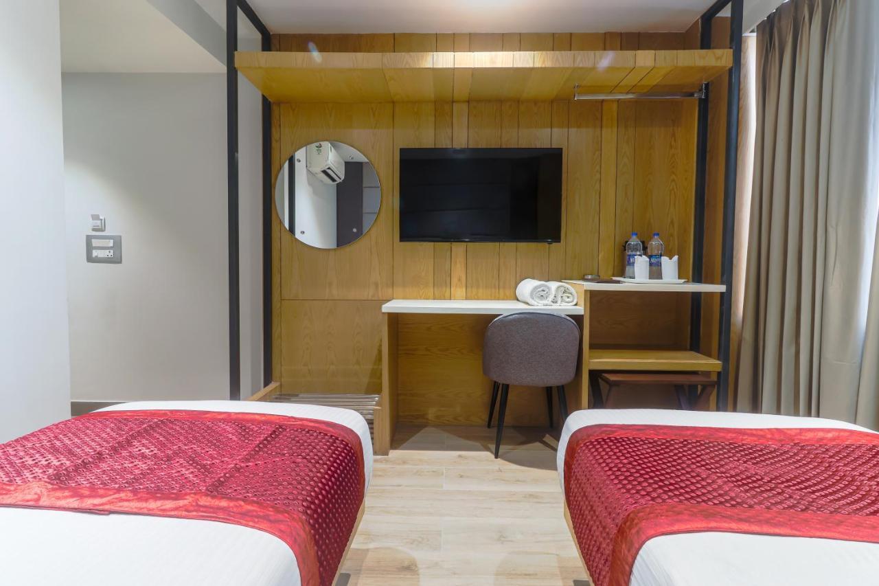Hotel Bricks, Karol Bagh, New Delhi Экстерьер фото