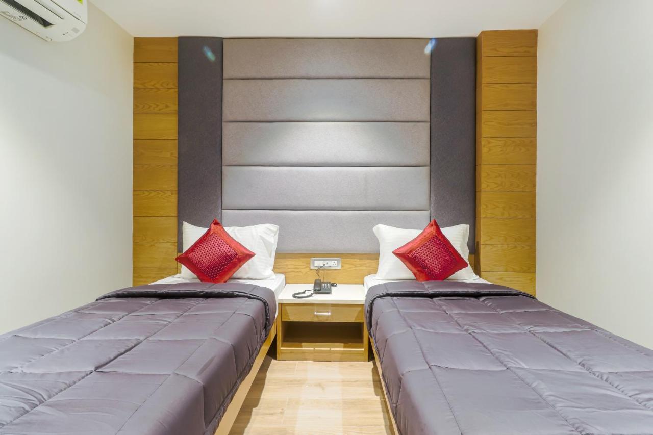 Hotel Bricks, Karol Bagh, New Delhi Экстерьер фото