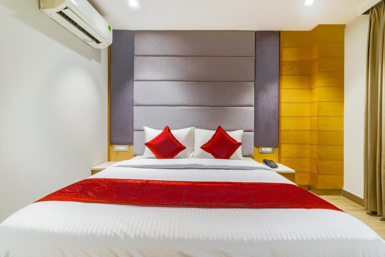 Hotel Bricks, Karol Bagh, New Delhi Экстерьер фото