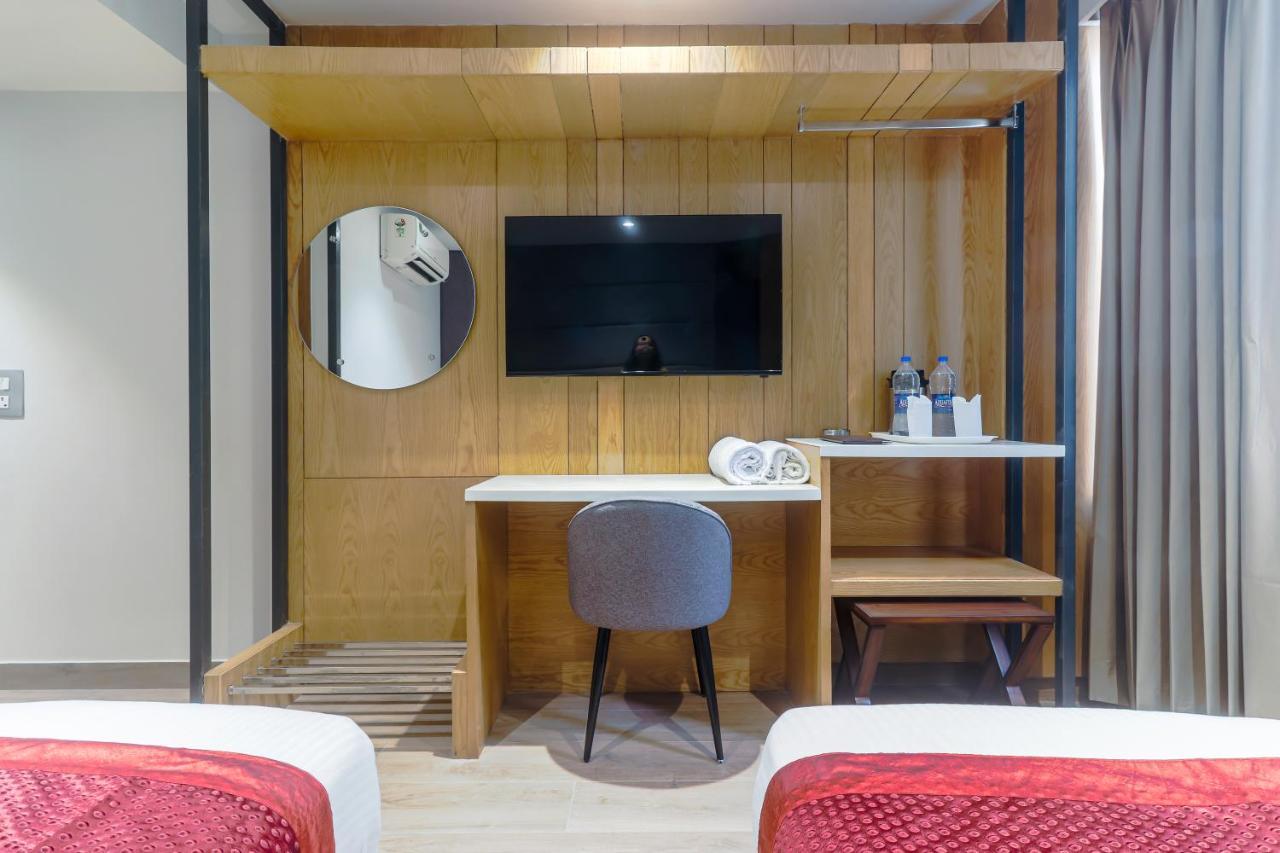 Hotel Bricks, Karol Bagh, New Delhi Экстерьер фото