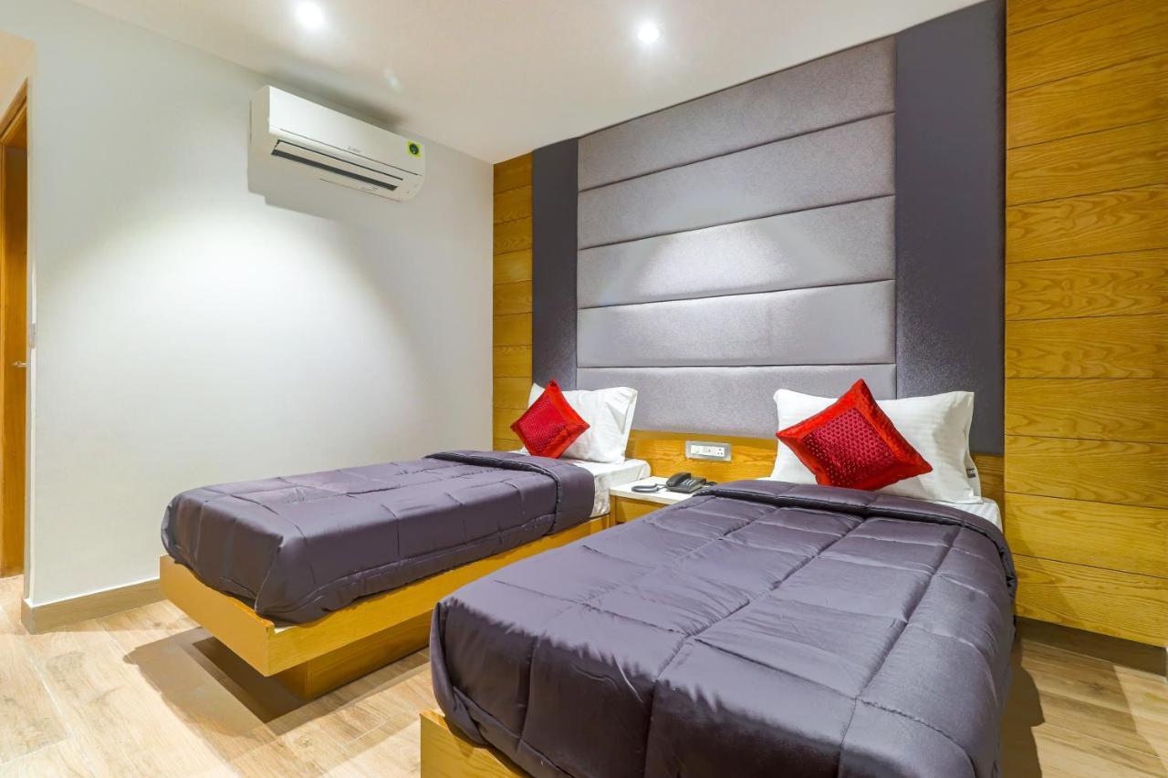 Hotel Bricks, Karol Bagh, New Delhi Экстерьер фото