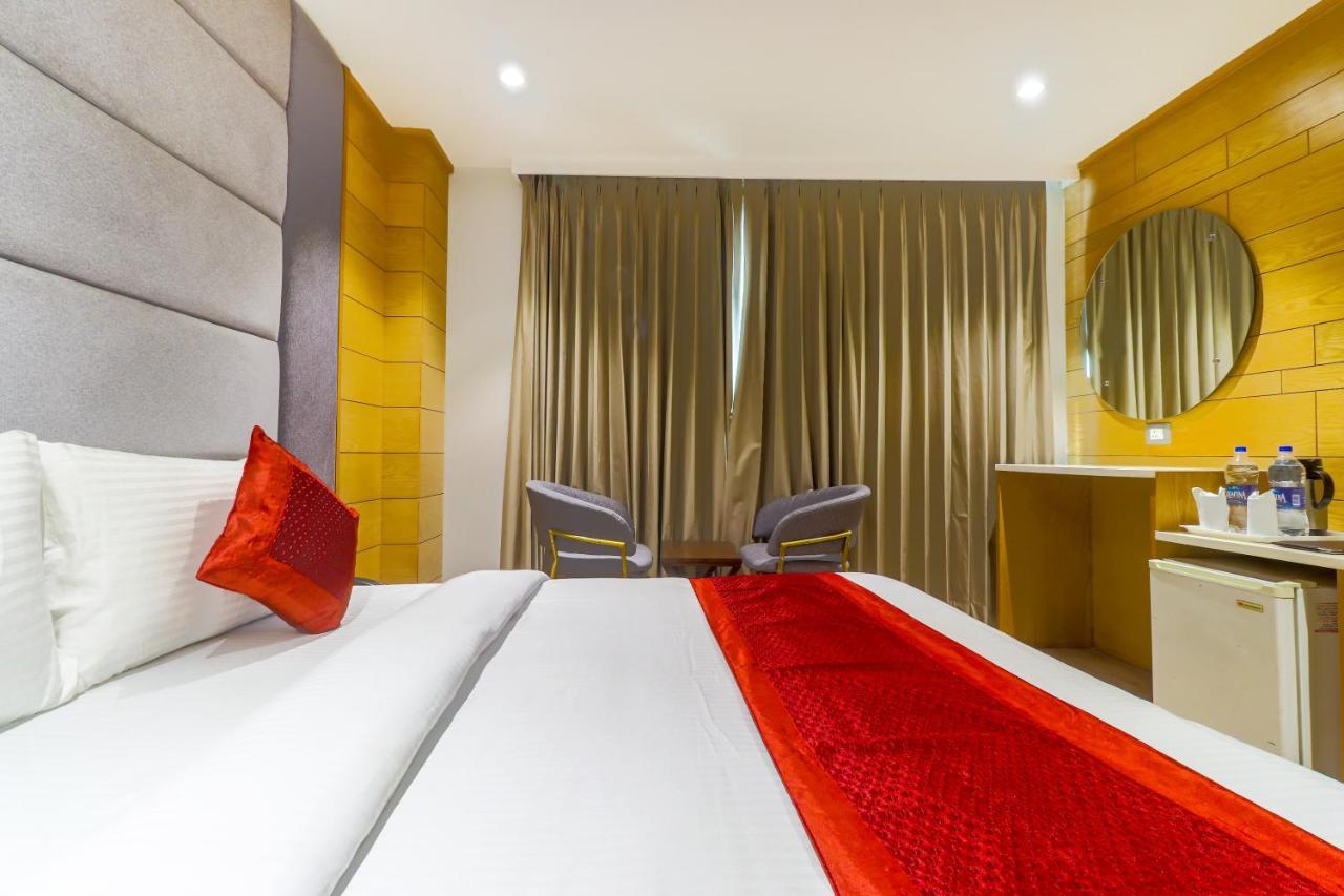 Hotel Bricks, Karol Bagh, New Delhi Экстерьер фото