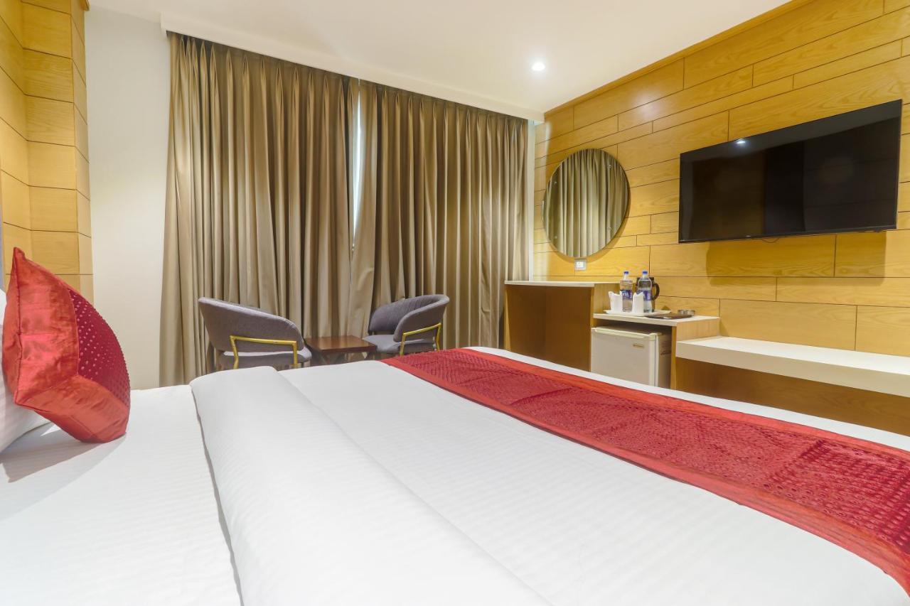 Hotel Bricks, Karol Bagh, New Delhi Экстерьер фото